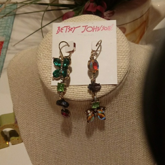 Betsey Johnson earrings - Picture 2 of 4